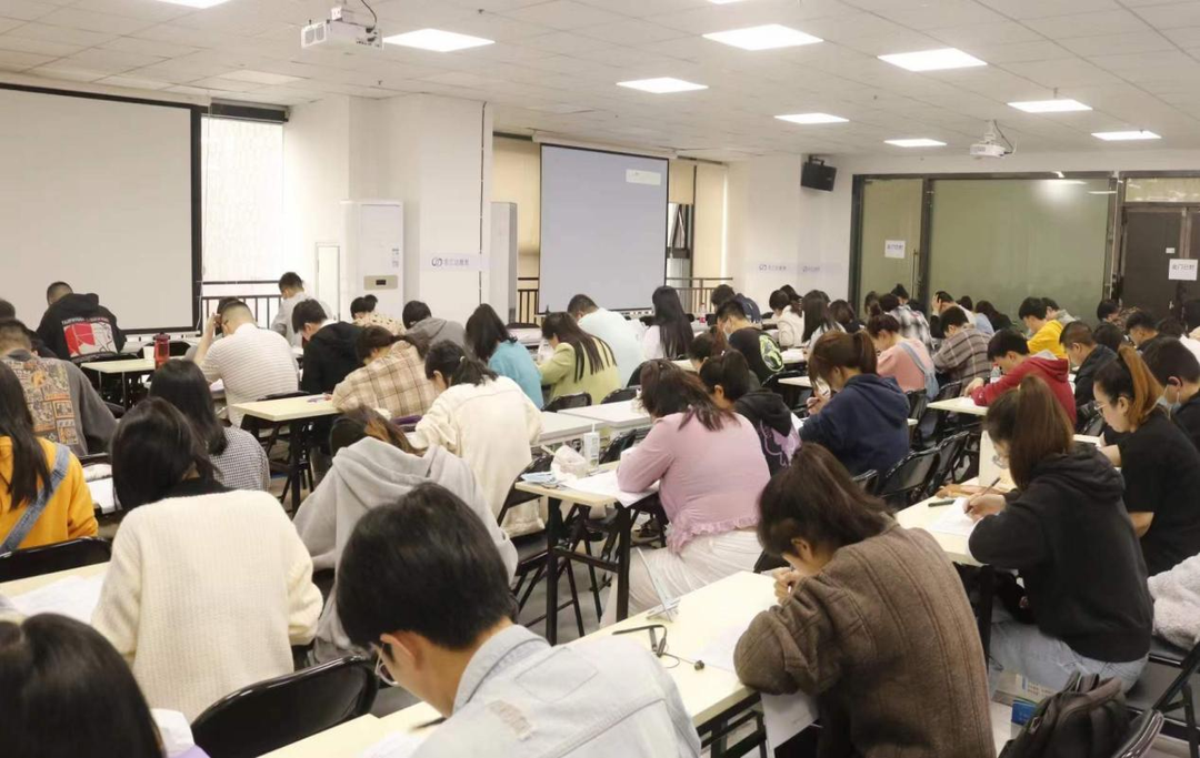 面試時(shí)的自信我是“裝”的，但我成功上岸是真的！